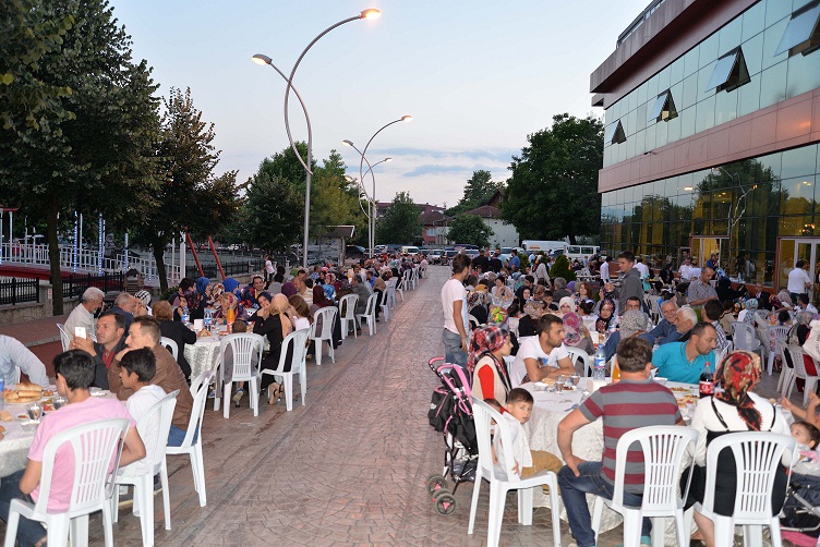 AK Parti Hendek HGM’ de buluştu