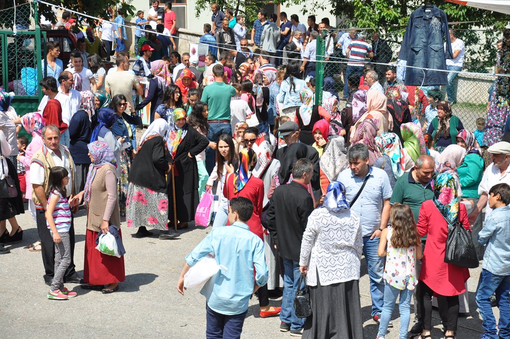 Bir asrı aşan bayram geleneğini sürdürüyorlar