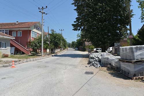 ESKİ DÜZCE CADDESİ YENİDEN DÜZENLENİYOR