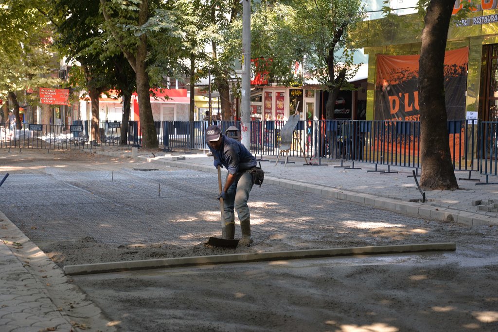 Üniversite caddesi yeni eğitim yılına hazırlanıyor