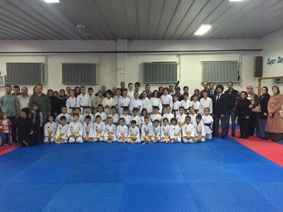 Hendek Belediyesi Karate Takımı Sporcuları Kuşak Sınavı Oldu