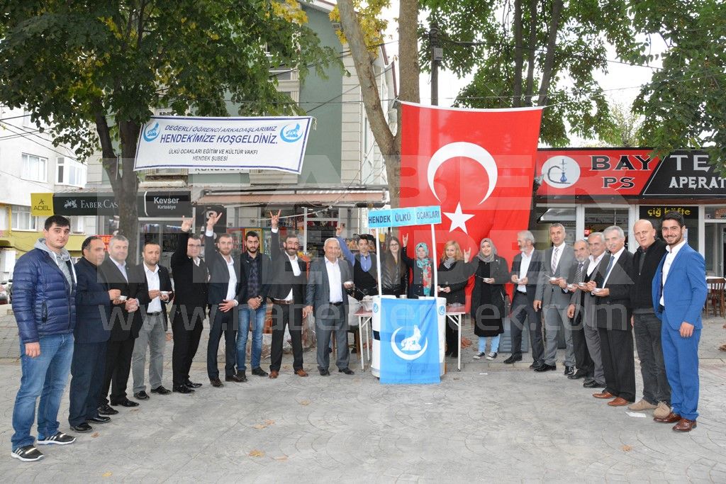 Hendek Ülkü Ocakları Aşure dağıttı