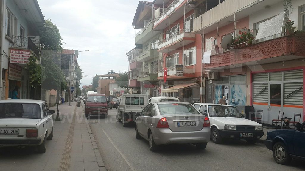 Remzi Efendi Caddesinde ki Trafik Sorunu Hala Çözülmedi