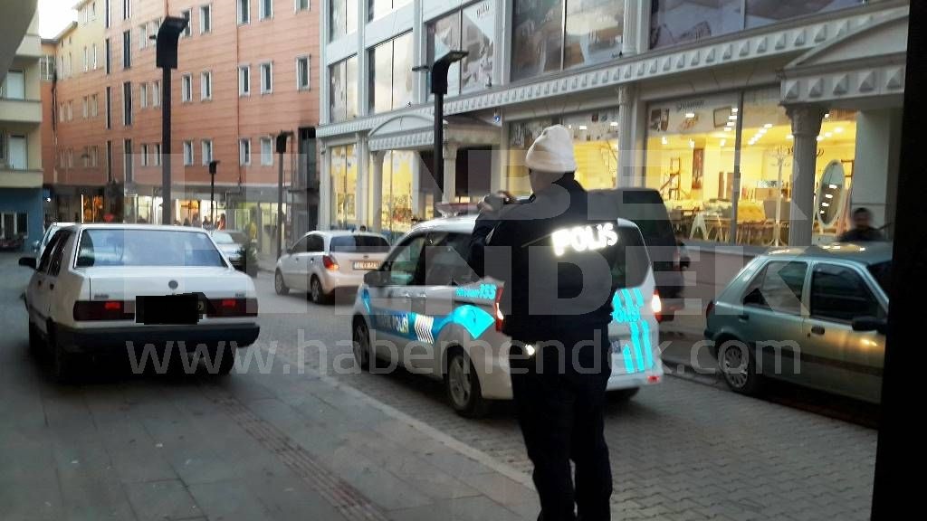 Kaldırımdaki Araçlara Ceza Kesiliyor