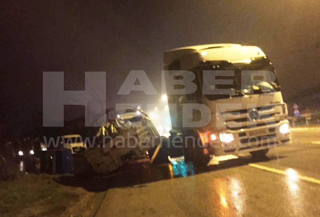 Seyir Halinde ki Tır’ın Dorsesi çıktı
