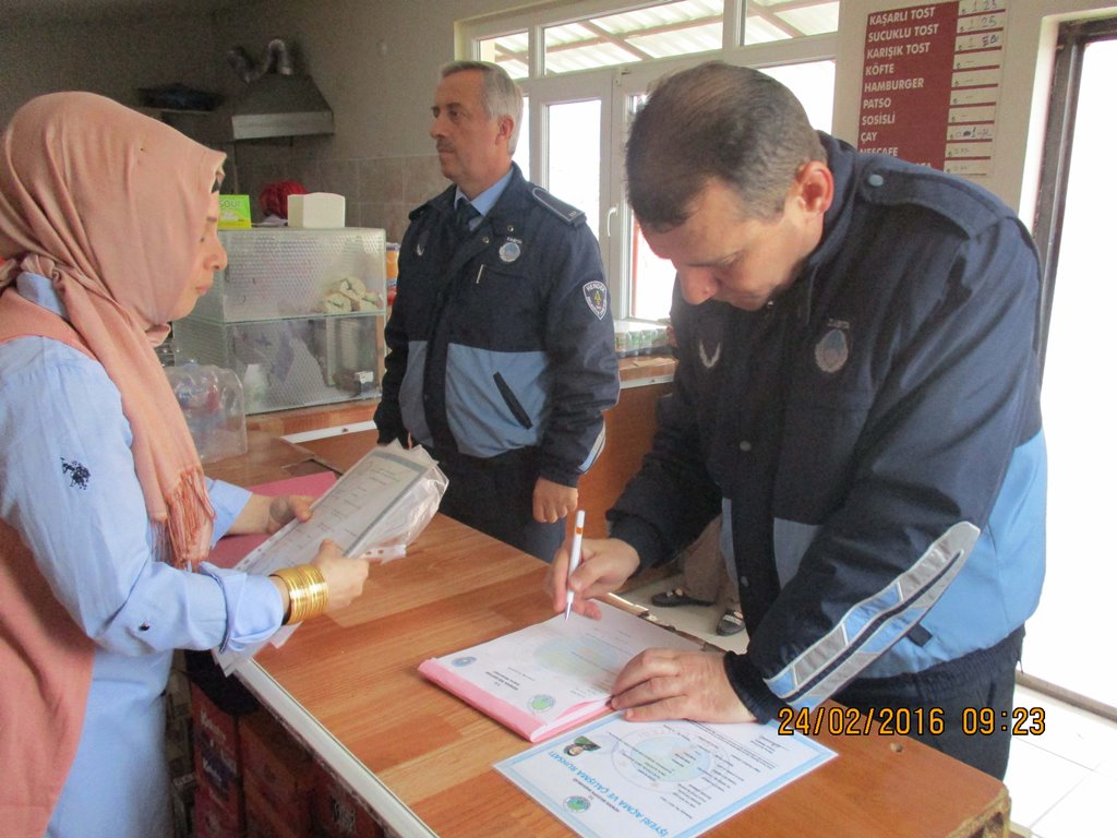 Zabıta Okul kantinlerini denetledi