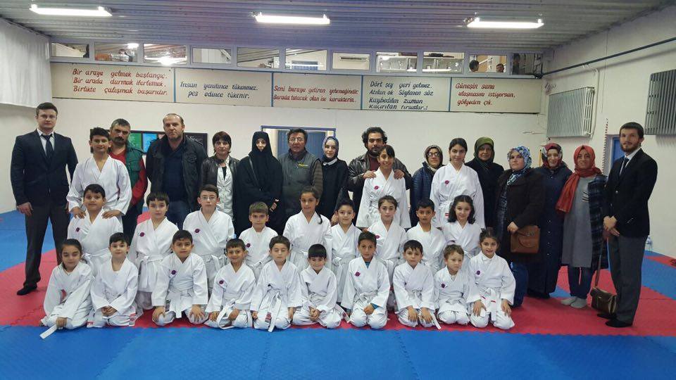 Hendek Belediyesi Karate Takımı Terfi Etti