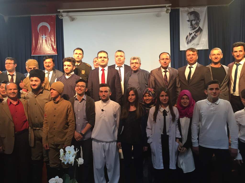 Öğrenciler İstiklal Marşının Kabulü programı düzenledi