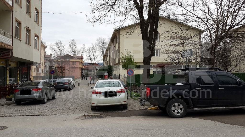 Bu Şikayette Eğitim Fakültesi Girişinden