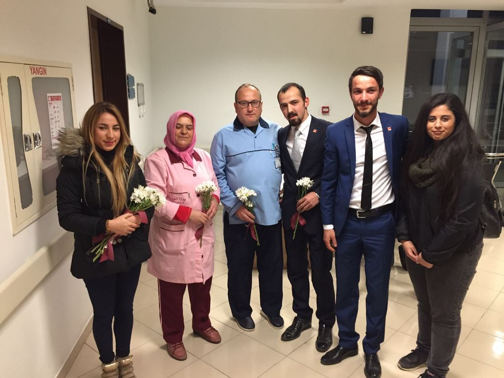 CHP'li Gençler Tıp Bayramını Kutladı