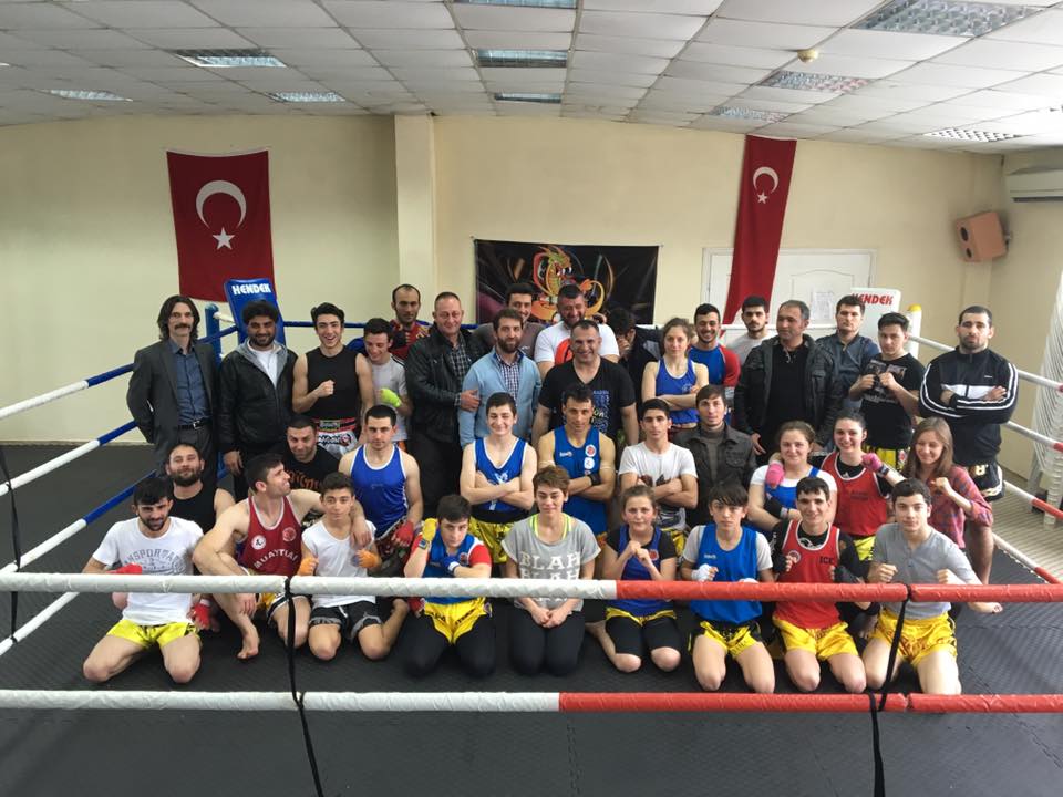 Muay Thai Sporcuları Sınavda Ter Döktü