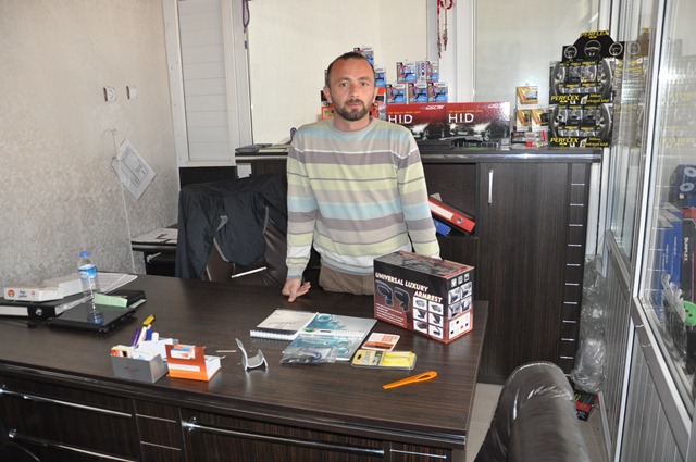 Akyazı'da Belediyeye kızan Esnaf Hendek’e taşındı
