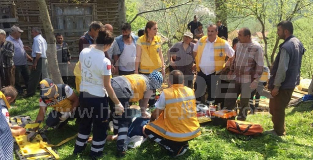 Kazı Yapan Beş Kişiden İkisi Göçük Altında Kaldı