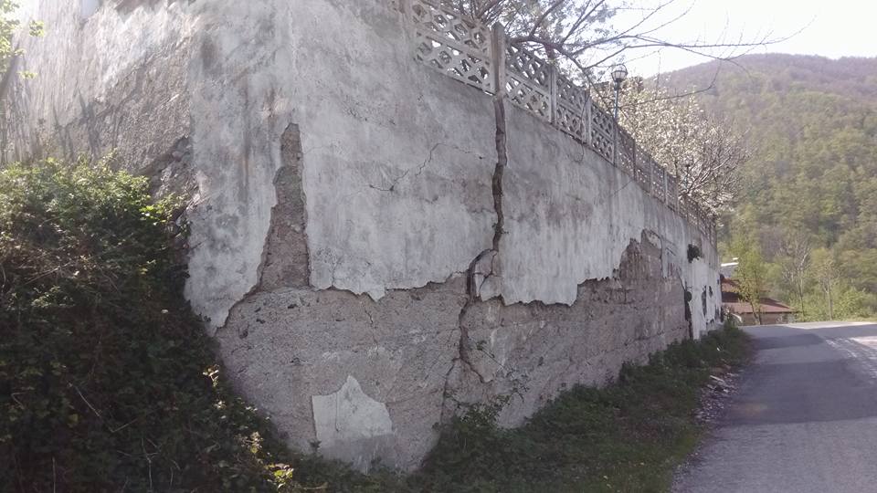 Muhtar Uyardı; Tehlike Geliyorum Diyor