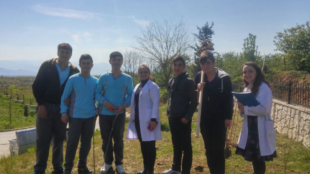 Hendek Mesleki Ve Teknik Anadolu Lisesi’nde Ağaç Dikme Seferberliği