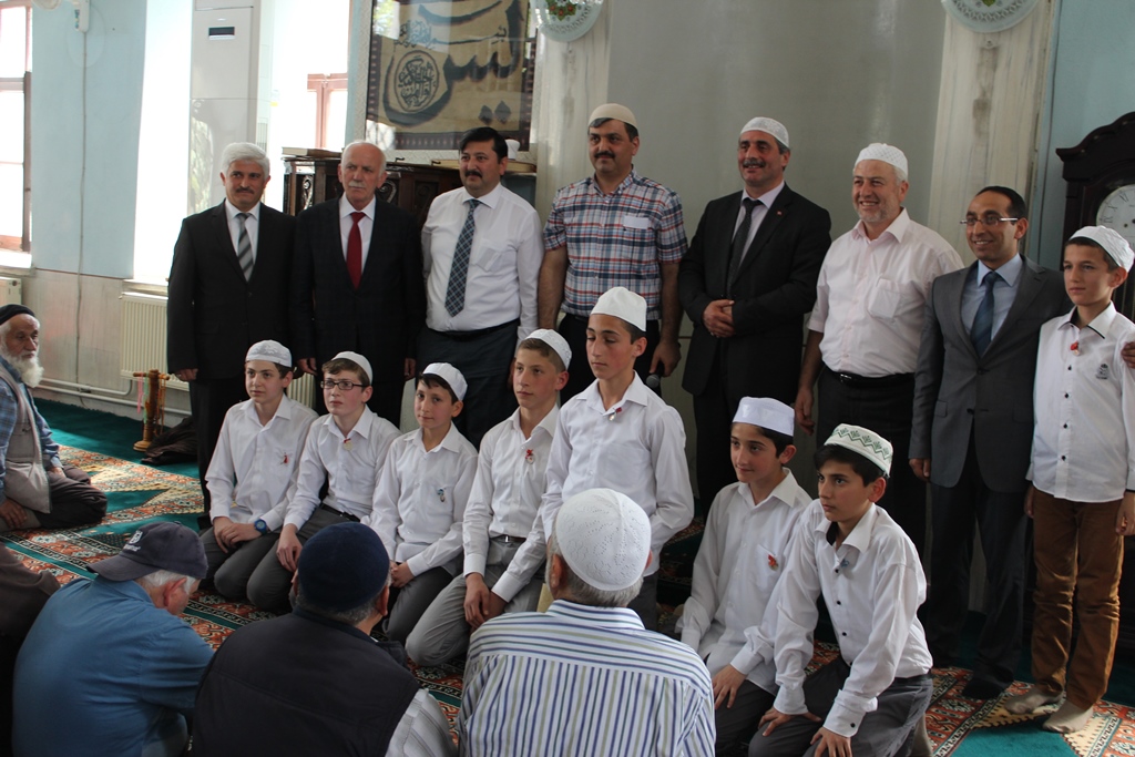 İmam Hatip Ortaokulu Kuran Bülbülleri Yarıştı