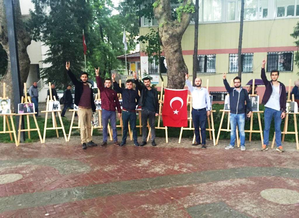Üniversiteli Ülkücülerden Türkçülük Günü Sergisi