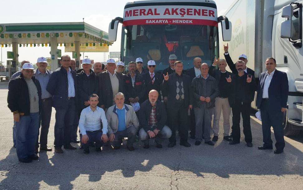 Hendek’li Ülkücüler İzmir Yolunda