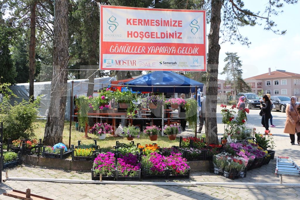 Çeksoy derneğinin kermesi açıldı