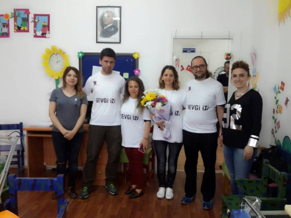 Çokşen Sevgi İzi Projesine Katılarak Destek Verdi