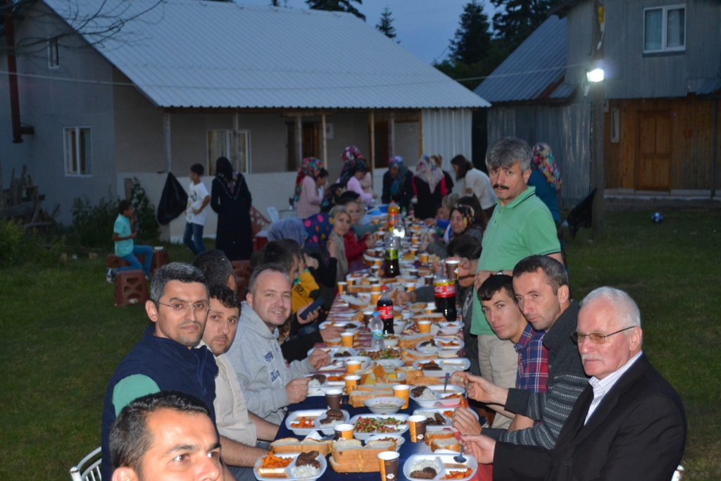 Ş. Mahmutbey Zirvede İftar İftar Yaptı