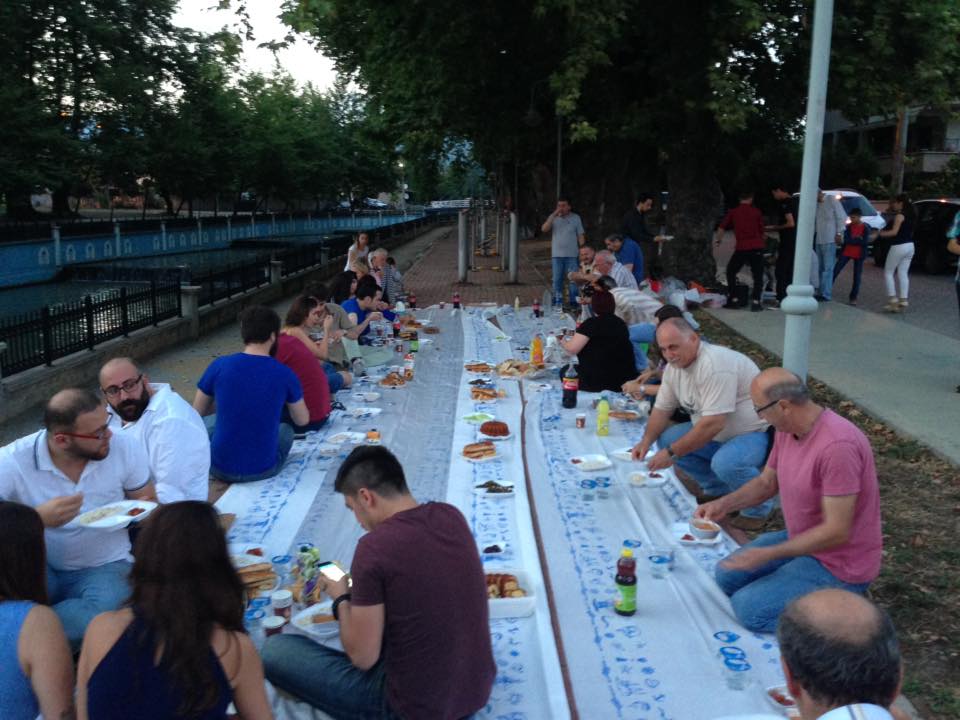 CHP’liler Yeryüzü Sofrasıyla” Açık Havada iftar yaptı
