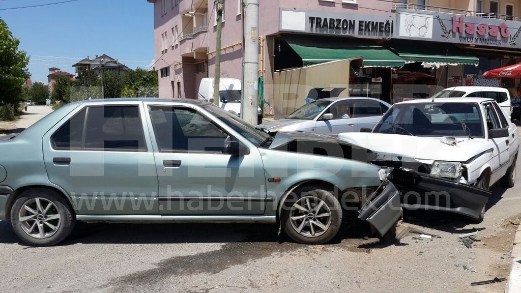 Kafa Kafaya Çarpıştılar