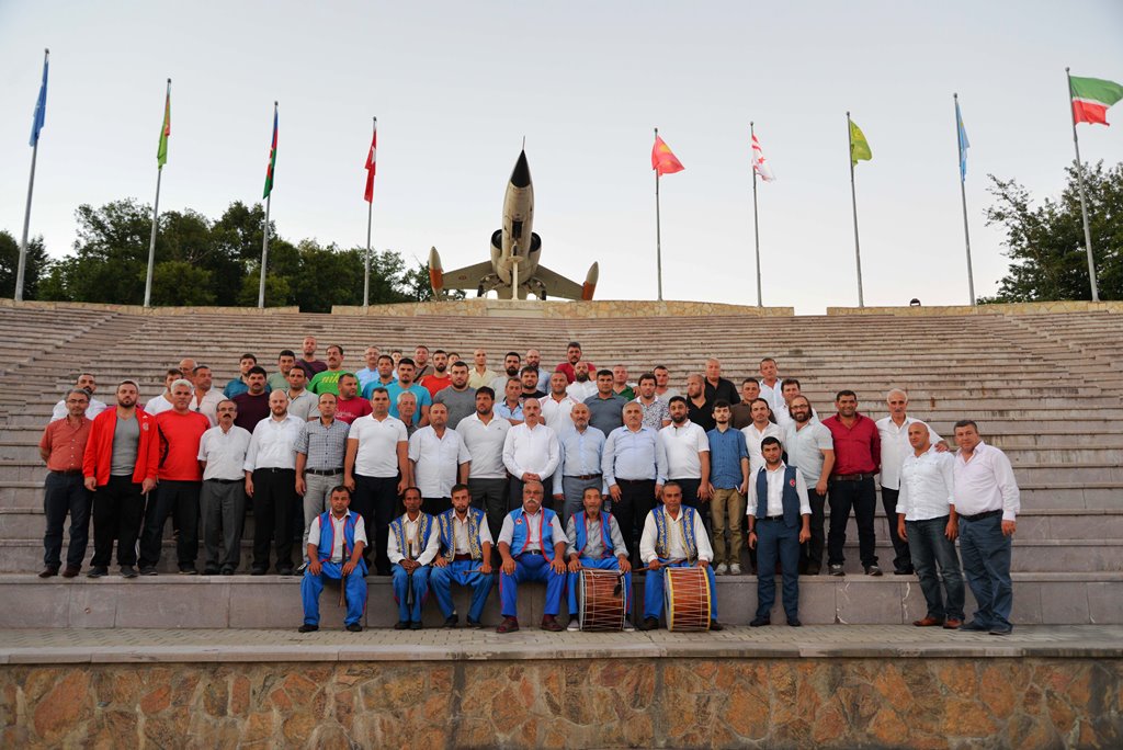 Selman Dede Güreşleri Şova Hazırlanıyor