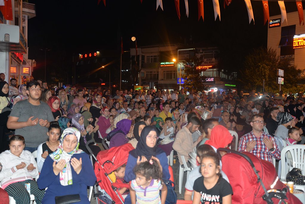 Hendekliler Meydanı boş bırakmıyor