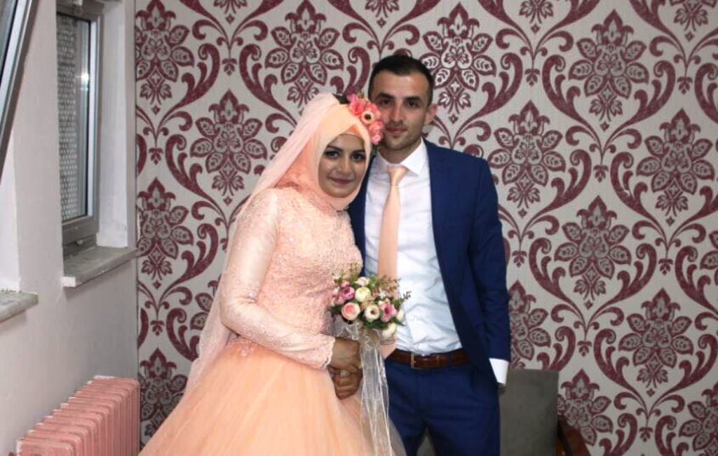 Sevgi ve Onur Evlilik Yolunda İlk Adımı Attı