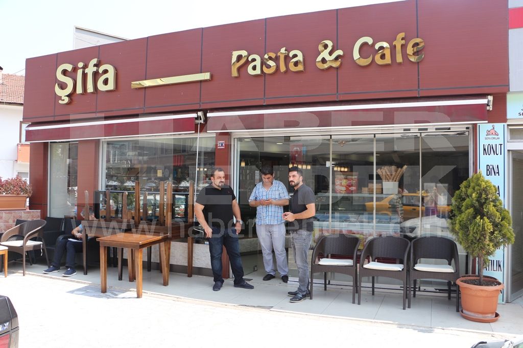 Kapatılan Pastane, Şubesi ve İki İşyeri Tekrar Açıldı