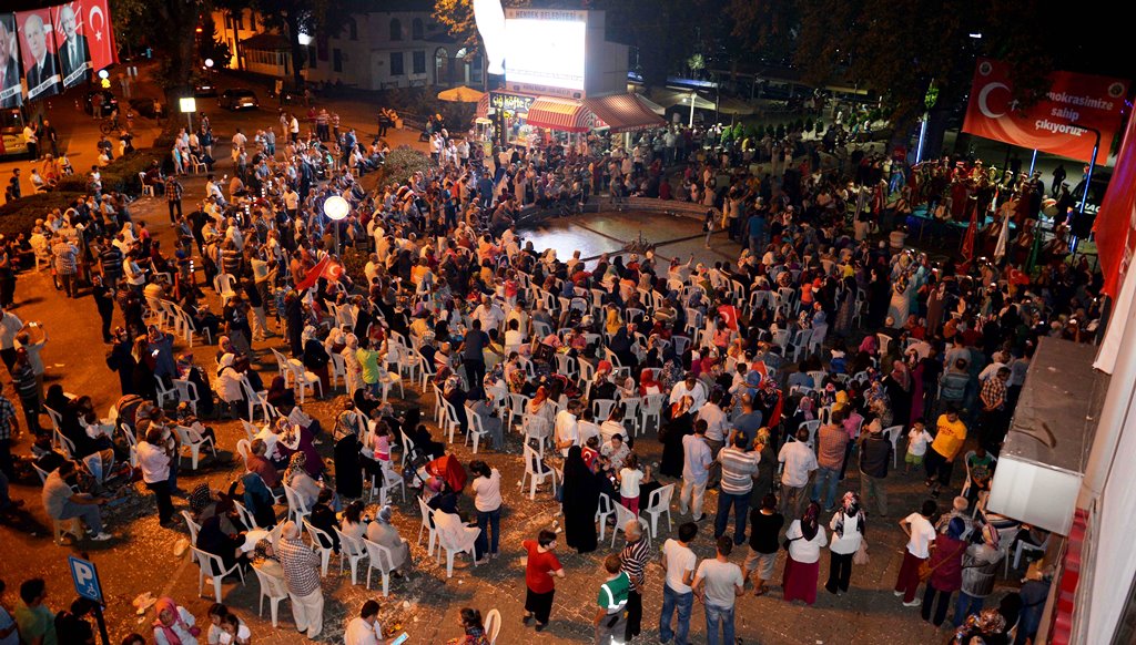 Hendek’te Demokrasi Nöbeti devam
