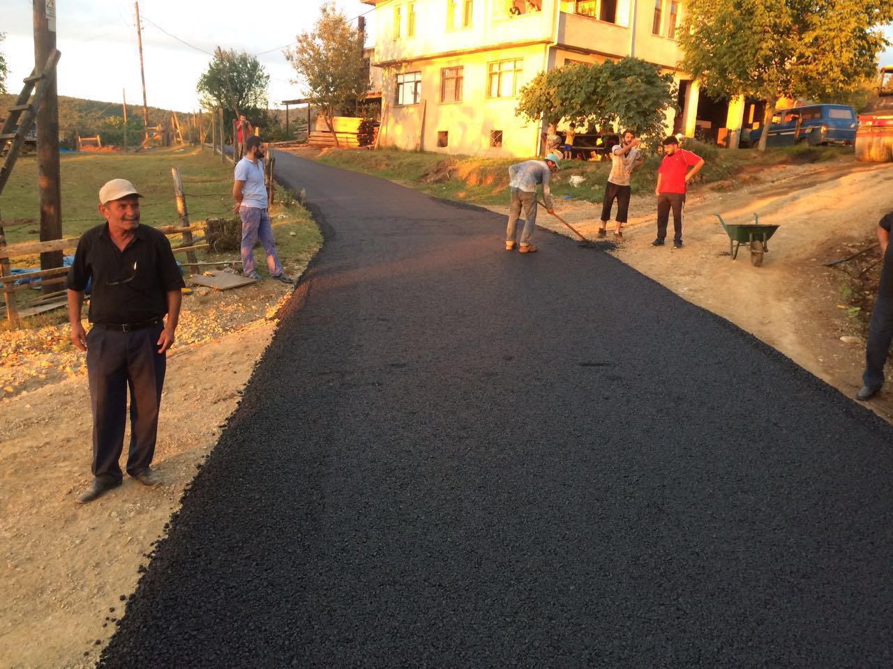 Asfalt ve Yol genişletme Çalışmaları Tam Gaz