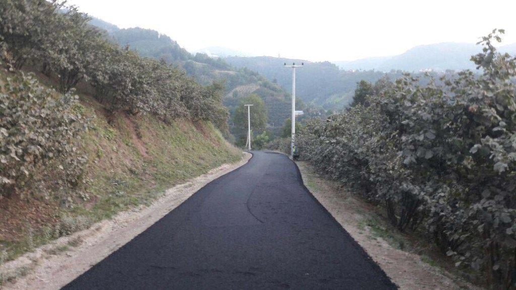 Hendek’te asfalt atağı devam ediyor