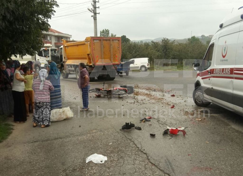 Kamyonla Çarpışan Motorsiklet Sürücüsü Ağır Yaralandı