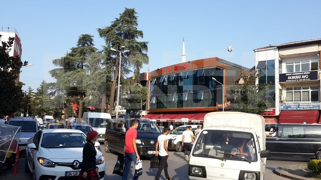 Hendek’te Trafik Arap Saçına Döndü