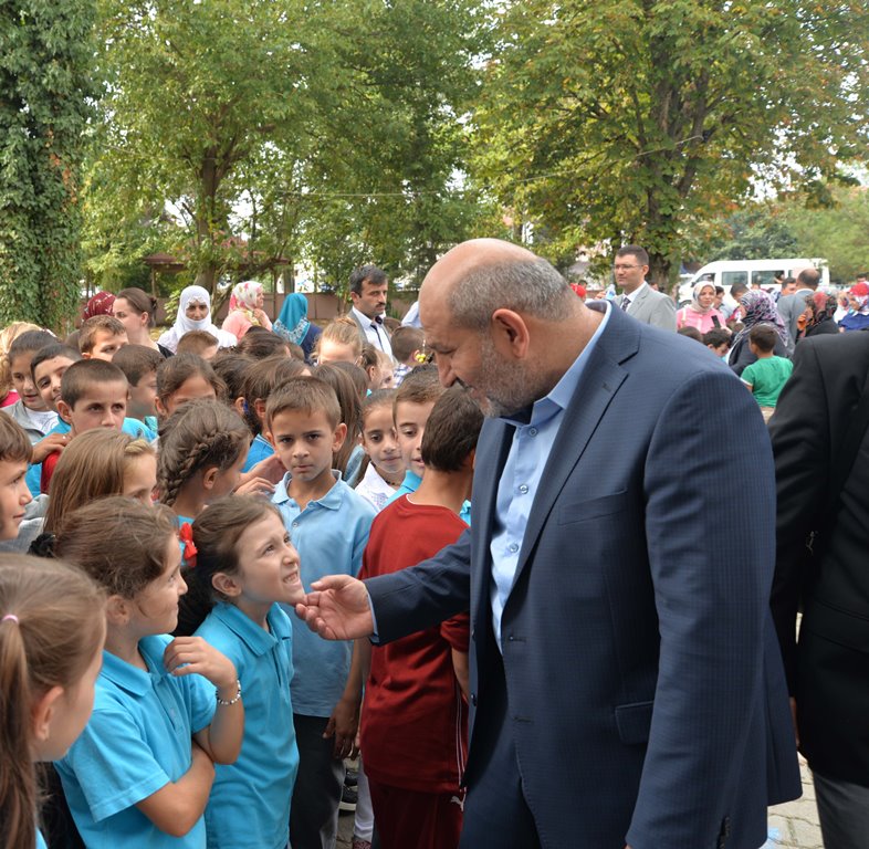 Püsküllü, yeni eğitim öğretim yılını kutladı