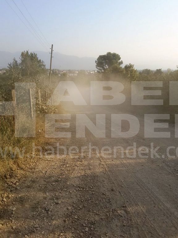 Toz Toprak Arasında Kaldık