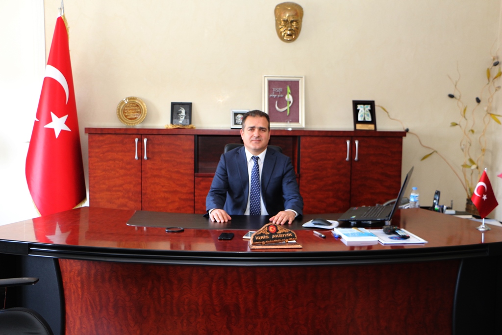 Kaymakam Akbıyık’tan Eğitim- Öğretim Yılı ve Gaziler Günü Kutlama Mesajı