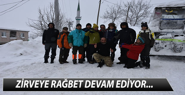 ZİRVEYE RAĞBET DEVAM EDİYOR