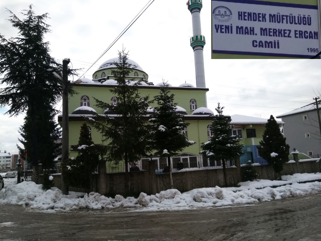 Tartışmalara Neden Olan Caminin Yeni Adının Yer Aldığı Tabela Asıldı