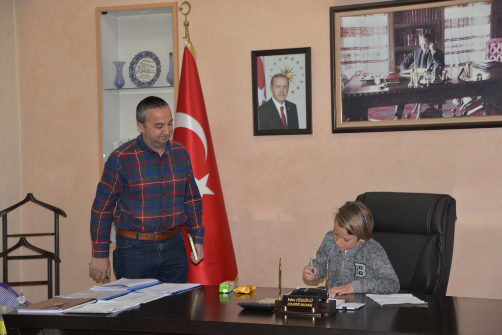 Akın, başkanlık koltuğuna oturdu