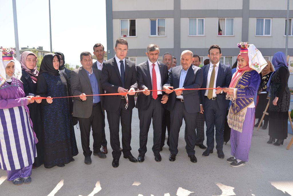 KYK ‘da Yılsonu sergisi açıldı