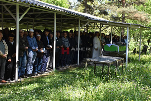 GENÇ YAŞTA VEFAT EDEN ZEYNEP DUALARLA SON YOLCULUĞUNA UĞURLANDI