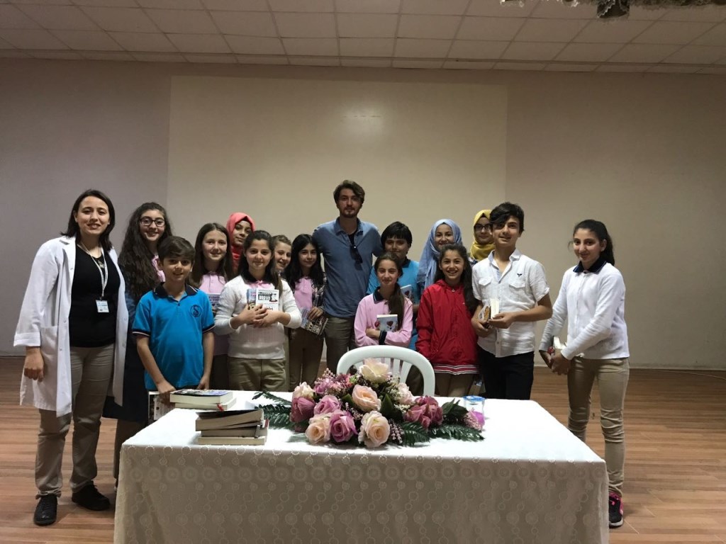 ŞEHİT MAHMUTBEY'DE YAZAR İLE SÖYLEŞİ
