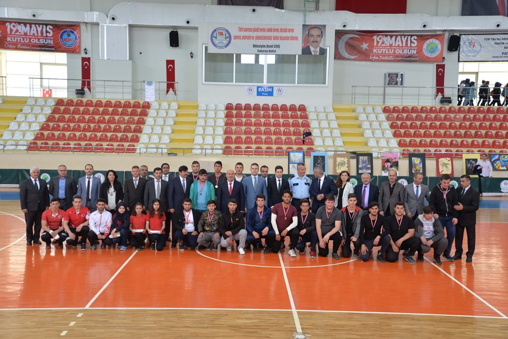 19 Mayıs Hendek’te kutlandı