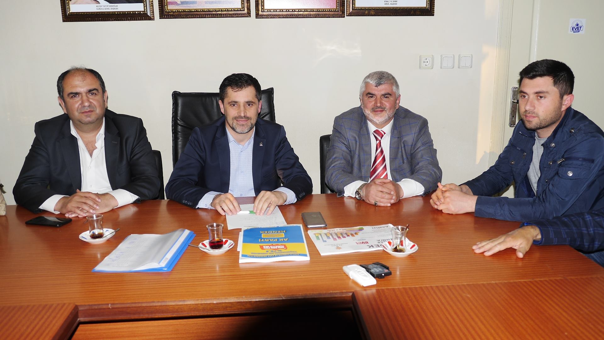 Esnaf Odası Başkan Adayı  Bedir Ak Parti’yi  ziyaret etti.