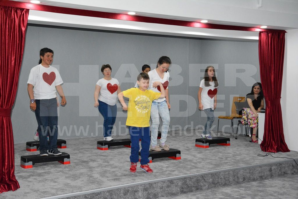 Özel Çocukların Gösterileri Büyük Beğeni Topladı