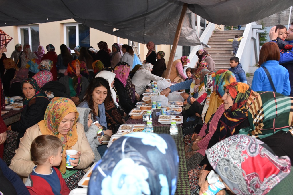 BİRLİKTE İFTAR AÇTILAR
