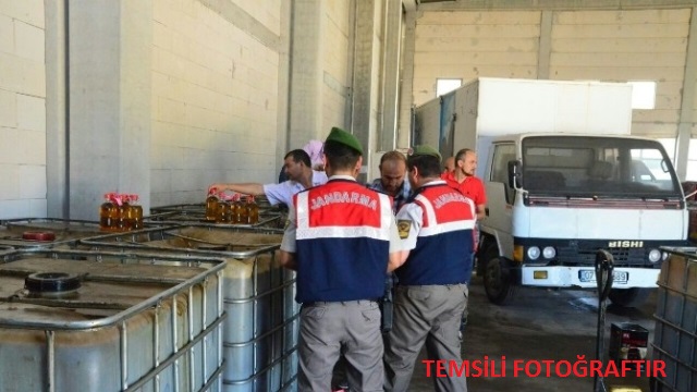 Jandarma Kaçak Akaryakıt Yapımında Kullanılan Madeni Yağ Ele Geçirdi